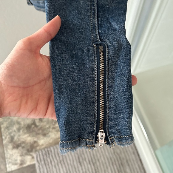 Hollister Denim Distressed ripped Jean Jacket - Picture 4 of 4